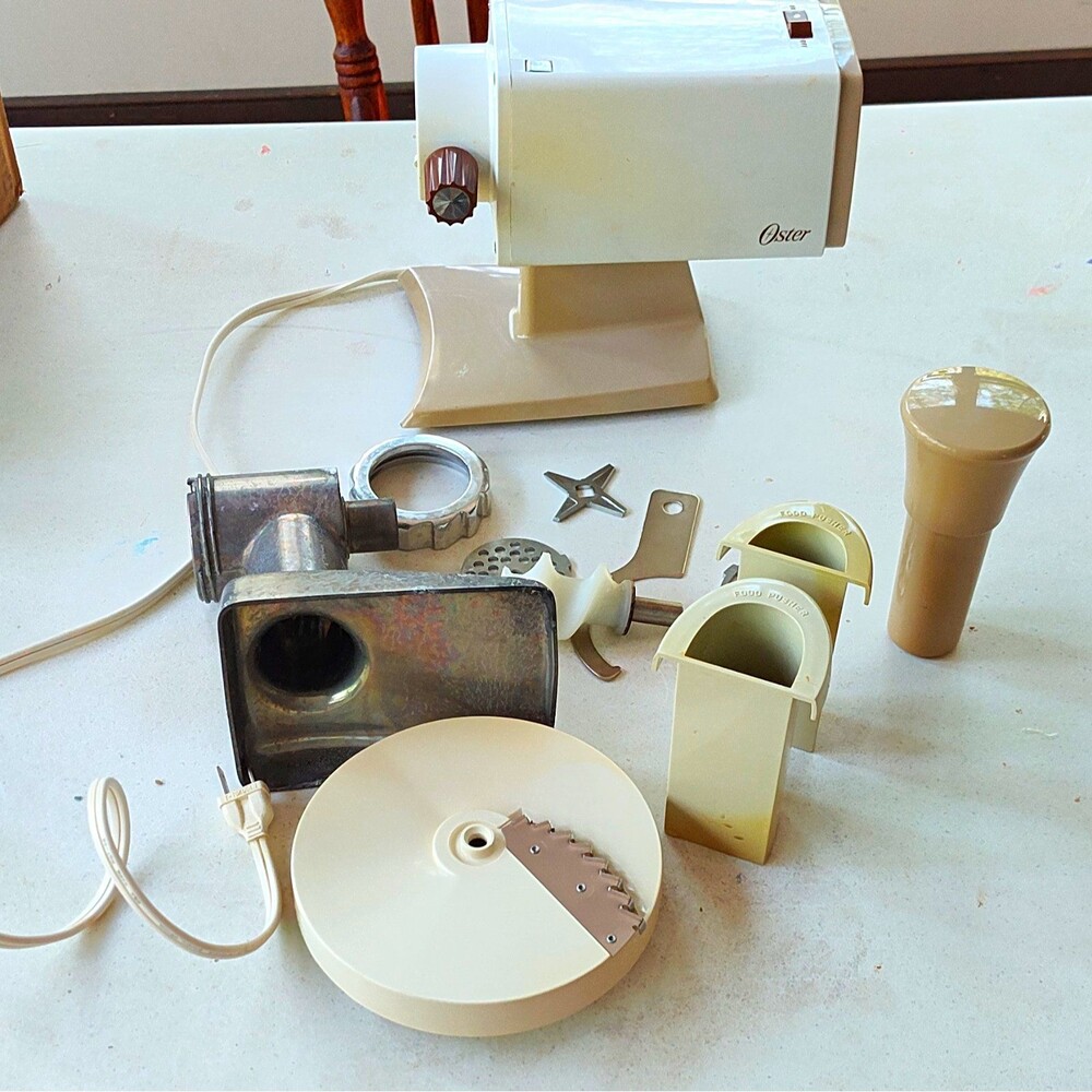 Oster 480 Electric Food Grinder 340W 120V White w/ Plates & Sausage Stuffer